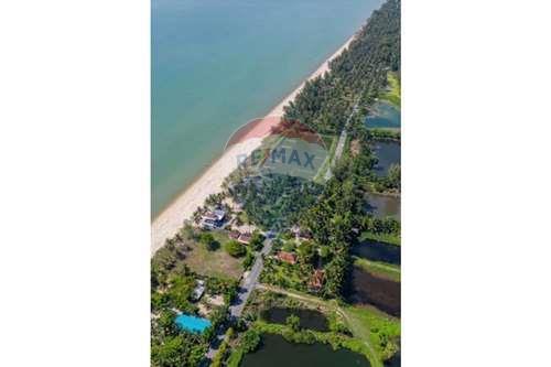 Beach resort for sale in Tha Sala, Nakhon Si