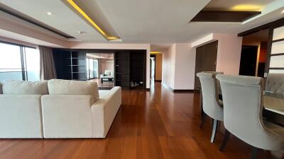 Large Pet-Friendly Condo Ekkamai