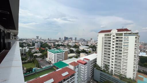 Large Pet-Friendly Condo Ekkamai