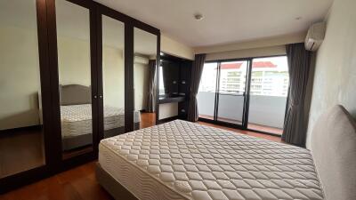 Large Pet-Friendly Condo Ekkamai