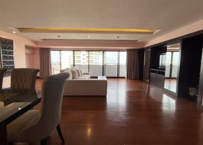 Large Pet-Friendly Condo Ekkamai