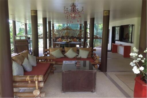 FOR SALE: Traditional Thai Resort Villa @ Bophut