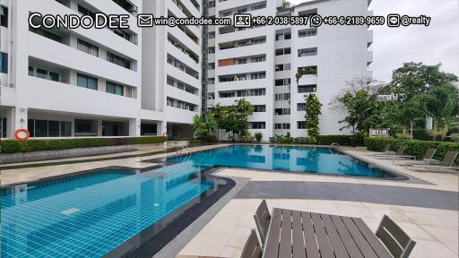 Bangkok 3-Bedroom Condo Prompong