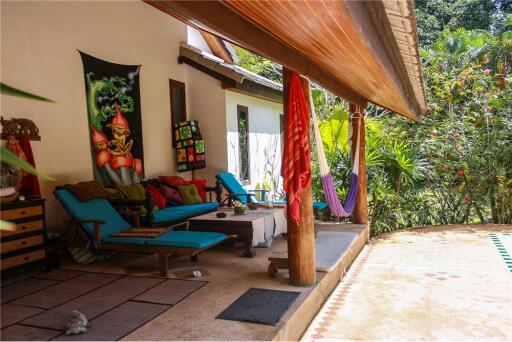 3 BEDS 4 BATHS POOL VILLA FOR SALE IN MAE NUM