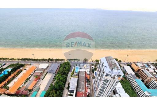 Aeras beachfront condo Pattaya