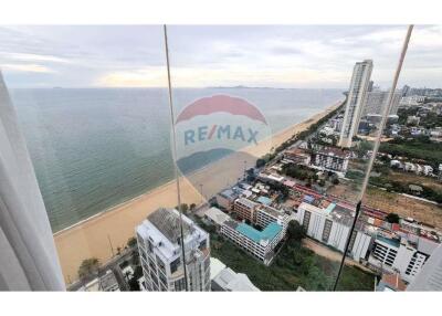 Aeras beachfront condo Pattaya