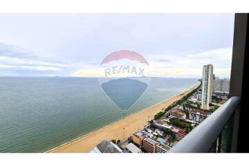 Aeras beachfront condo Pattaya