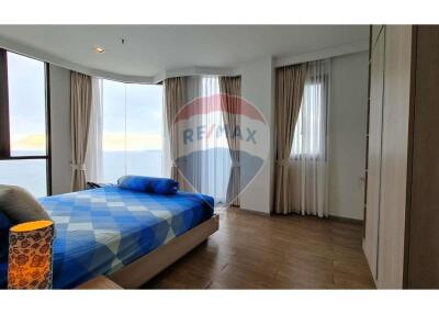 Aeras beachfront condo Pattaya