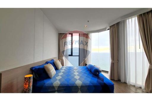 Aeras beachfront condo Pattaya