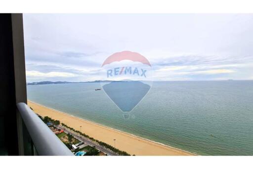 Aeras beachfront condo Pattaya