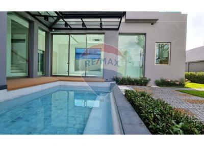 Luxury house, 2-story pool villa, suitable for living