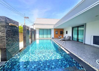 Pool Villa House in East Pattaya for Sale