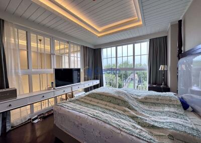 3 Bedrooms Condo in Grand Florida Beachfront Condo Resort Na Jomtien C010556