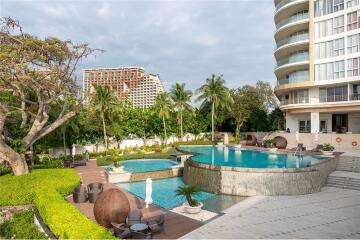 Luxurious 3Bedroom Condo in The Cove with Sea View