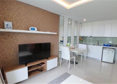 1 Bedroom Apartment with City View at Amazon Residence!