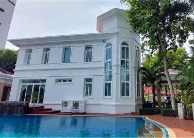 Grandiose Luxury Pool Villa in Pratumnak - 920471009-64