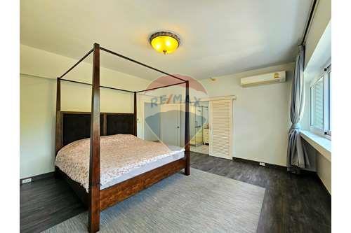 Royal Princess Beach Condominium, Renovated 3 Bed - 920601001-177