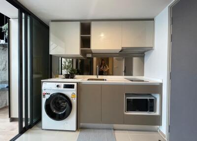 Ideo Rama 9 - Asoke Duplex Loft 1-Bedroom 1-Bathroom Fully-Furnished Condo for Rent
