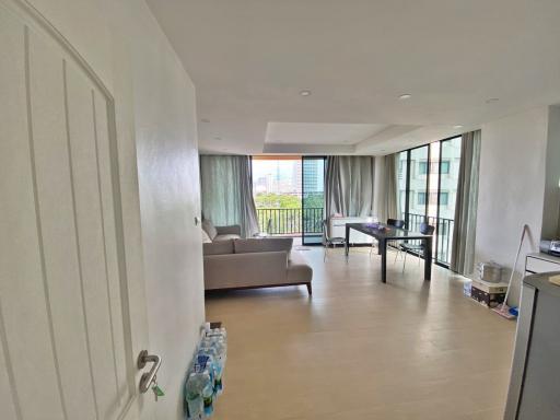 Thepthip Mansion Condo for Sale