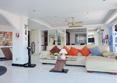2 bedroom Condo in Golden Pattaya Condominium Na Kluea