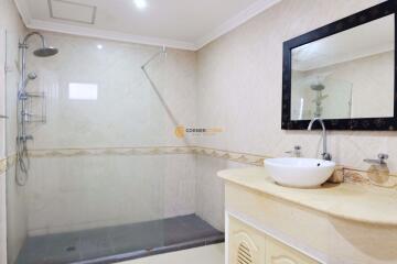 1 bedroom Condo in Executive Residence I Pratumnak