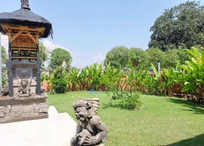 บ้านหลังนี้มี 6 ห้องนอน  อยู่ในโครงการชื่อ Phu Tara  ตั้งอยู่ที่ พัทยาตะวันออก