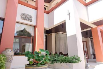 6 bedroom House in Phu Tara East Pattaya