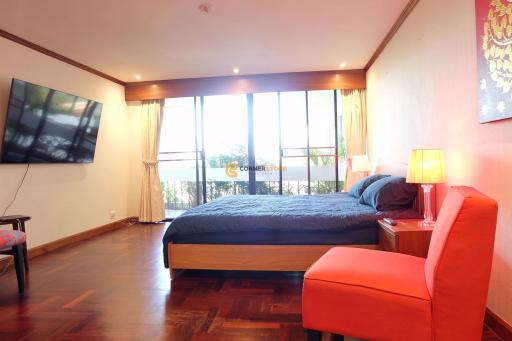 3 bedroom Condo in Garden Cliff Wongamat
