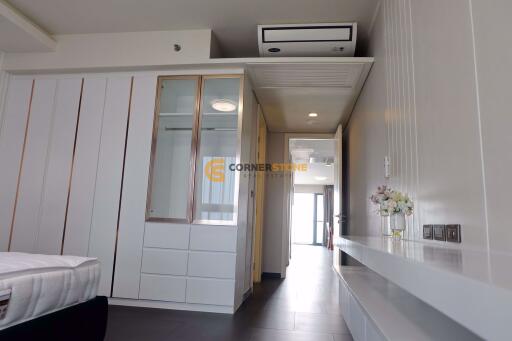 2 bedroom Condo in Zire Wongamat Wongamat