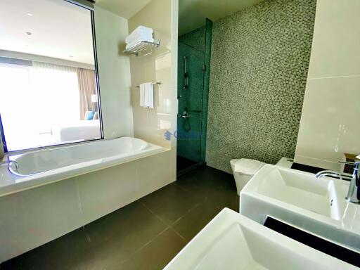 2 Bedrooms Condo in Movenpick White Sand Beach Pattaya Na Jomtien C009596