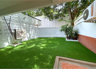 Spacious and Stylish: 3-Bedroom Greenhouse Home with Easy Access to Ekkamai BTS. - 920071058-263