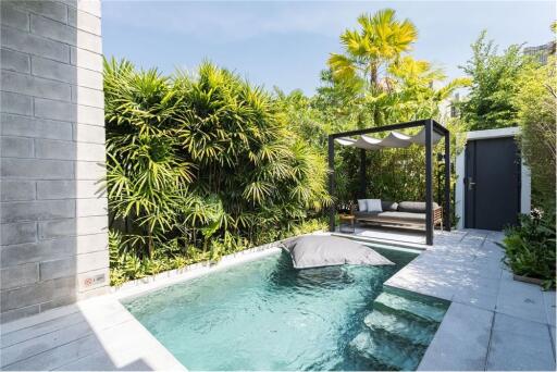 private pool villas guaranteed return 6%.