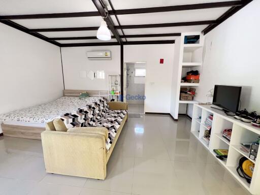 4 Bedrooms House East Pattaya H010418