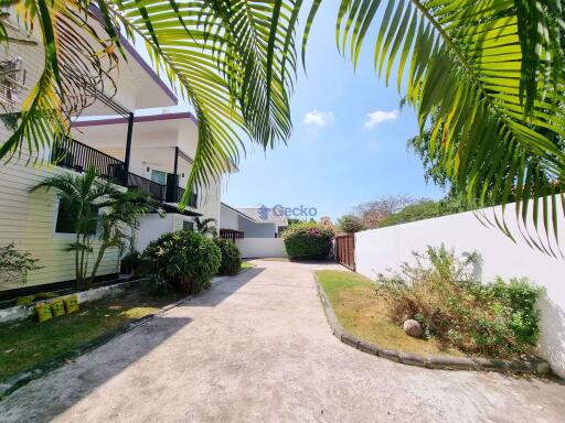 4 Bedrooms House East Pattaya H010418