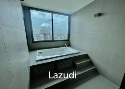 2 Bed Penthouse 2 Bath 110.26 SQ.M. Whizdom Avenue Ratchada - Ladprao