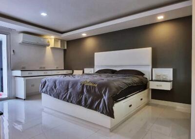 Pattaya Beach Condo for Sale