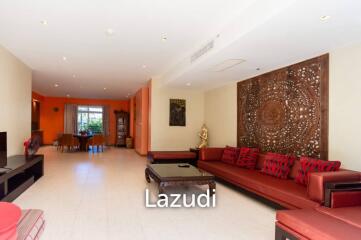 BLUE LAGOON : 2 Bed condo Pool Access