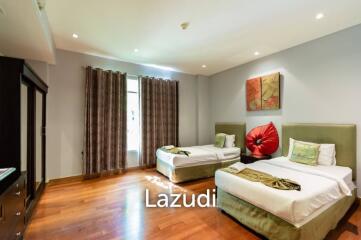 BLUE LAGOON : 2 Bed condo Pool Access