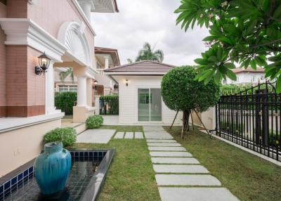 Single house for sale in Ladawan Village, Phutthamonthon Sai 2, newly renovated, beautiful, ready