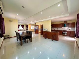 4 Bedrooms House in Lakeside Court 2 East Pattaya H003478