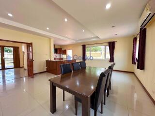 4 Bedrooms House in Lakeside Court 2 East Pattaya H003478