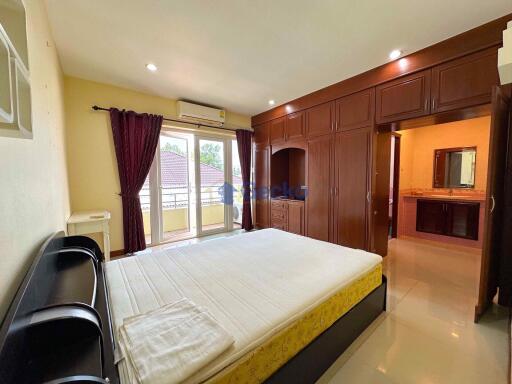 4 Bedrooms House in Lakeside Court 2 East Pattaya H003478