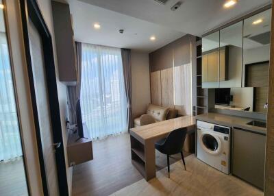 The Crest Park Residences 1-Bedroom 1-Bathroom Fully-Furnished Condo for Rent