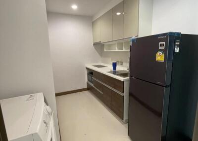 Supalai Oriental Sukhumvit 39 2-Bedroom 2-Bathroom Fully-Furnished Condo for Rent