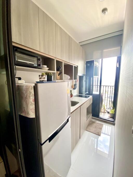 KnightsBridge Prime Onnut 1-Bedroom 1-Bathroom Fully-Furnished Condo for Rent