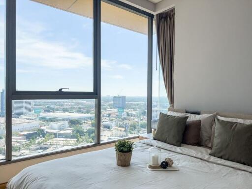 Lumpini 24 2-Bedroom 2-Bathroom Fully-Furnished Condo for Rent