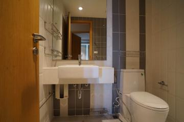 Circle Condominium 1-Bedroom 1-Bathroom Fully-Furnished Condo for Rent