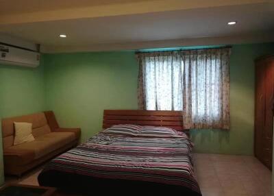 Studio Condo in Jomtien beach condominium Jomtien for sale