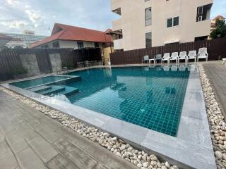 3 Bedrooms Apartment With Central Location In Jomtien For Sale