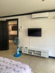 3 Bedrooms Apartment With Central Location In Jomtien For Sale